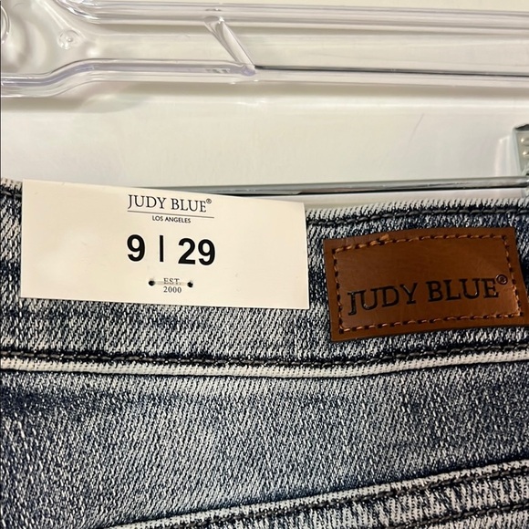 Judy Blue Ripped Cropped Jeans in Dark Wash - Picture 8 of 11